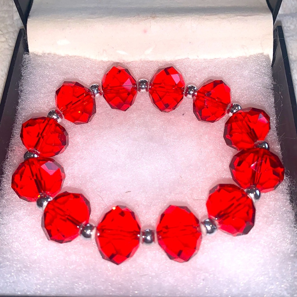 Stretchy red crystal bracelet. Beautiful
